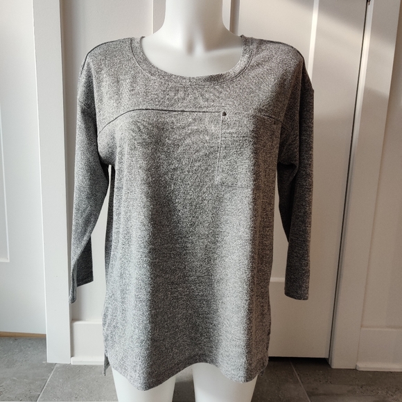 Calvin Klein shirt - Picture 1 of 3